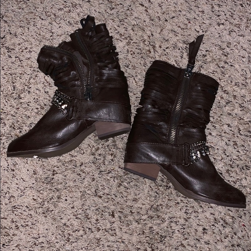 Buckle “cowgirl” boots